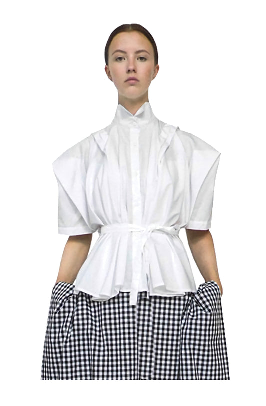 The farmer's shirt has a winged collar and kimono sleeves tailor-made into a prestigious design 