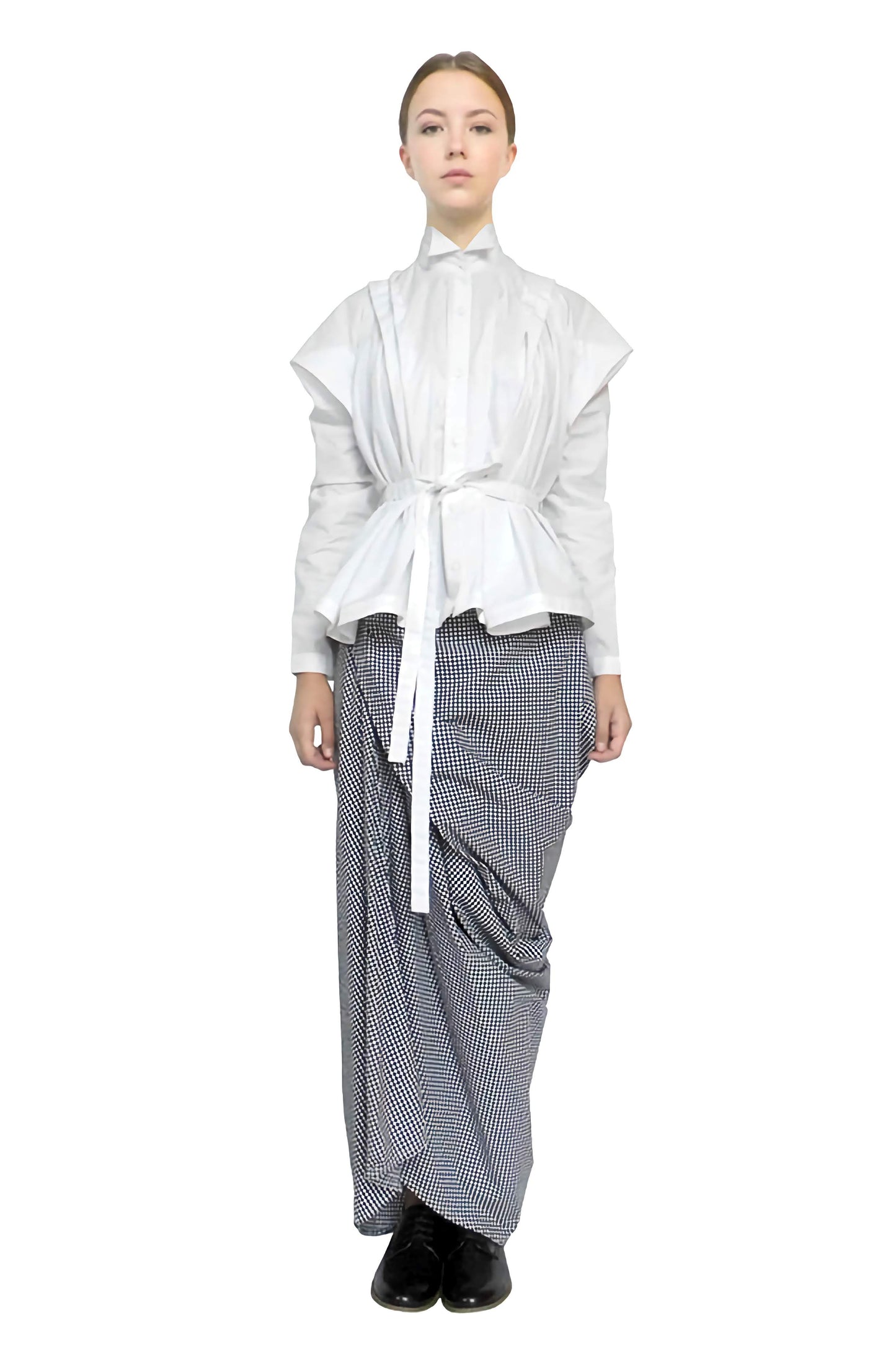 White crisp sophisticated farmers shirt kimono sleeves, boxy shoulders and elegant style.