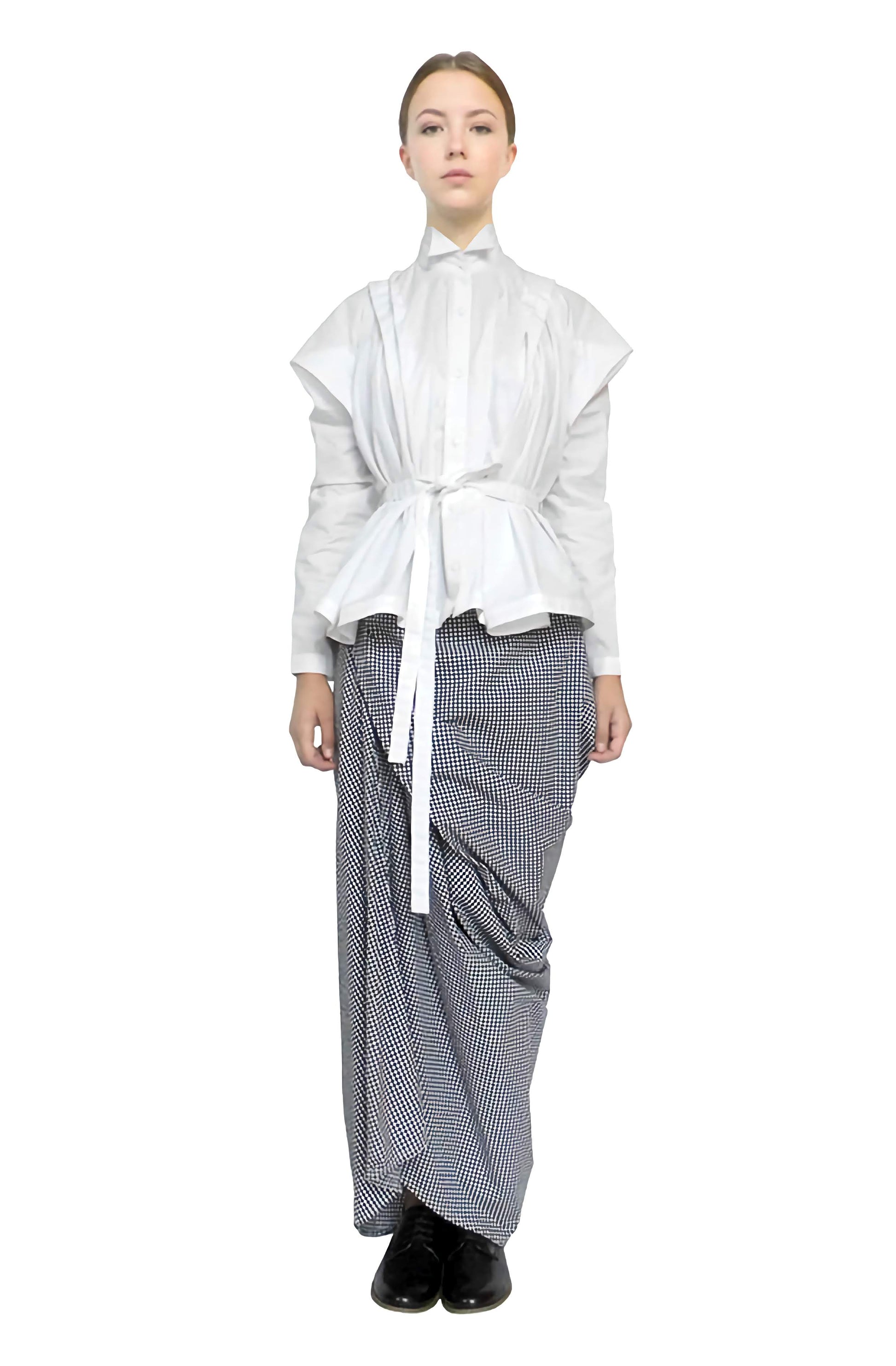 White crisp sophisticated farmers shirt kimono sleeves, boxy shoulders and elegant style.