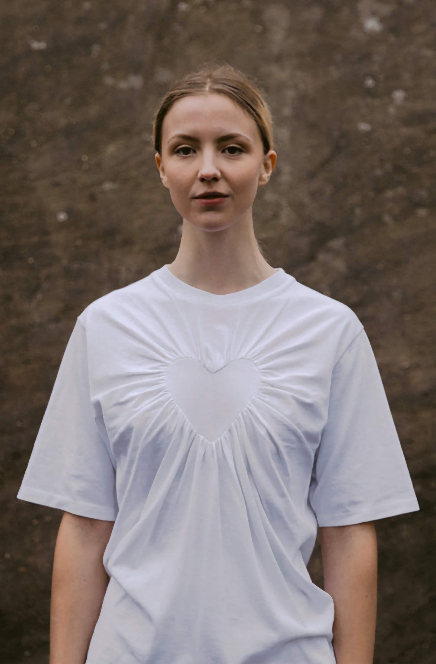 Edgy white organic cotton gathered heart t-shirt
